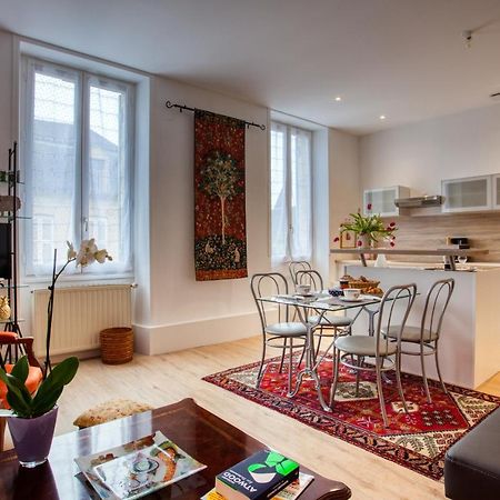 La Licorne Sarladaise Apartment ซาร์ลา-ลา-กาเนดา ภายนอก รูปภาพ
